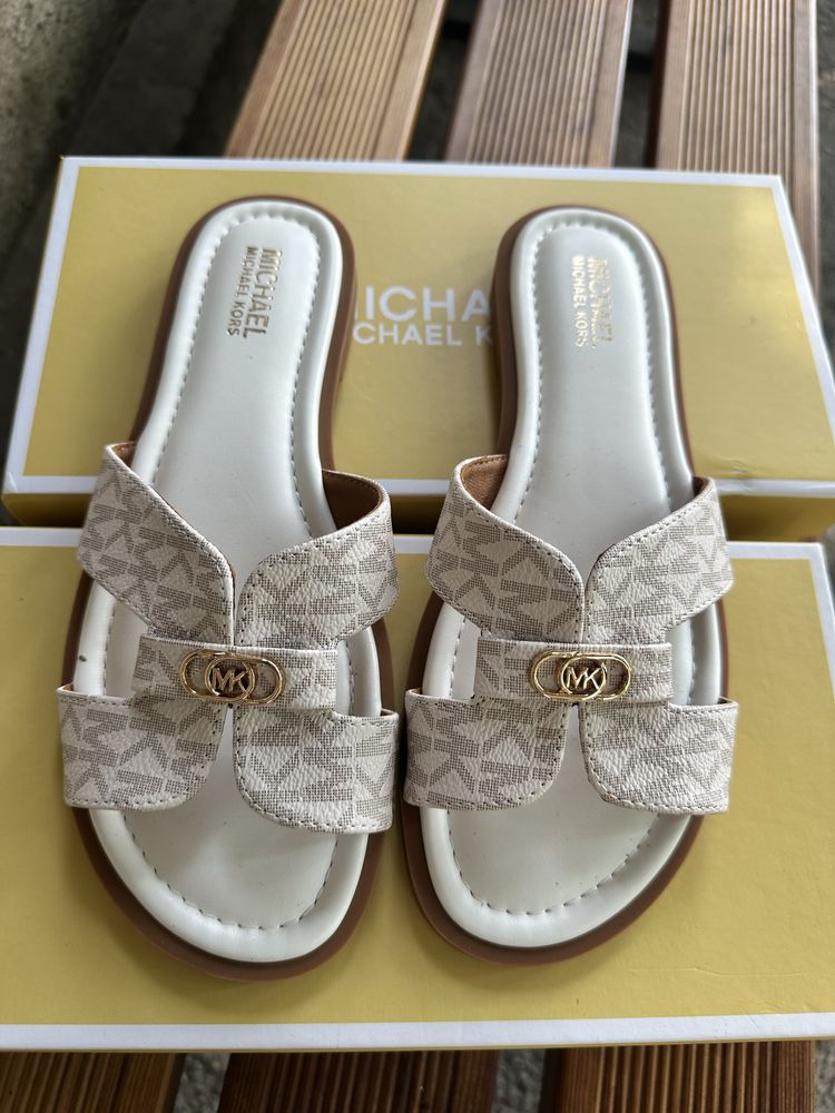 Шльопанці Michael Kors 36,37,39