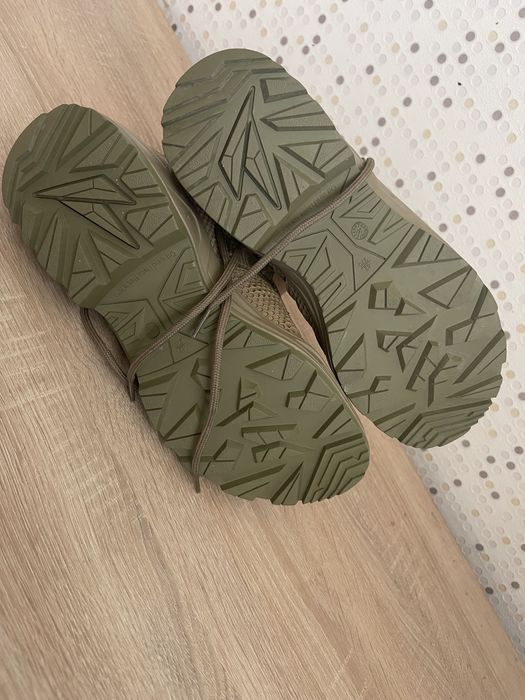 Берцы новые не ношенные.Отправлю новой почтой.