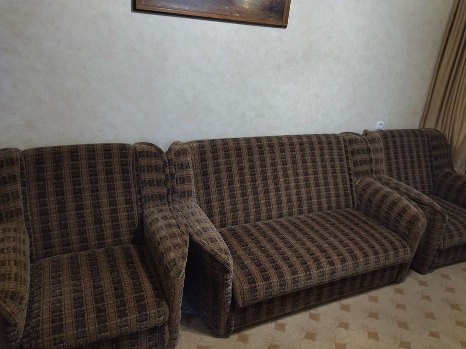 Диван та крісла!