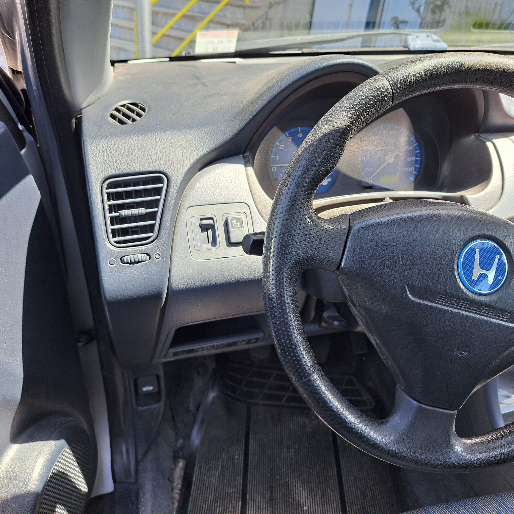 Honda hr-v 1.6 bom estado geral  4x4