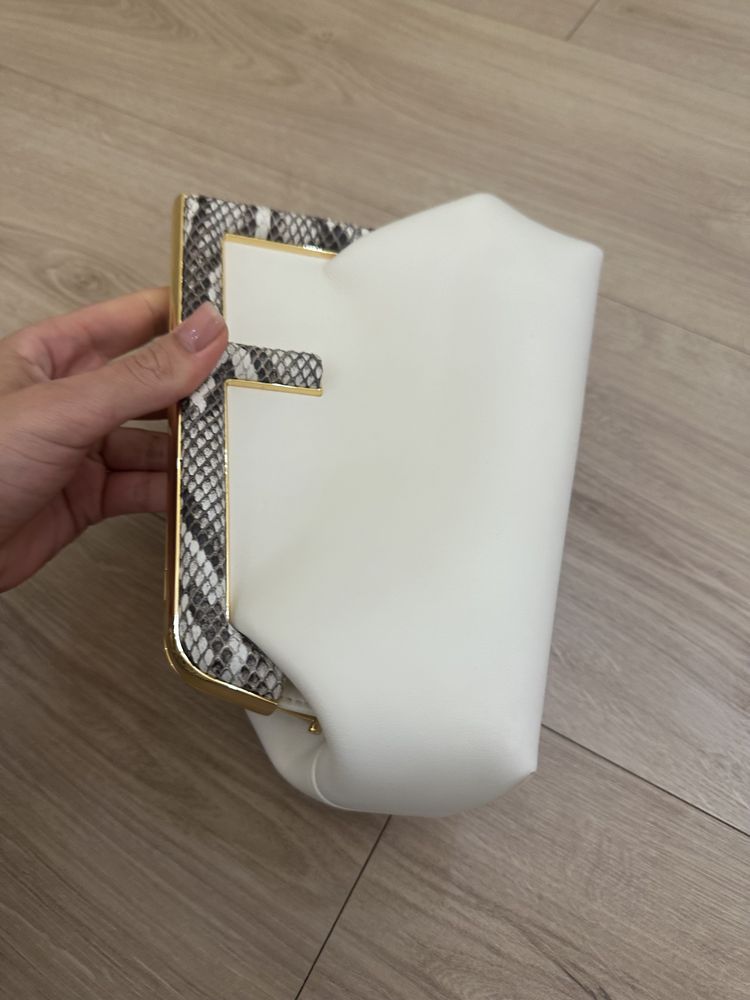 Клатч Fendi