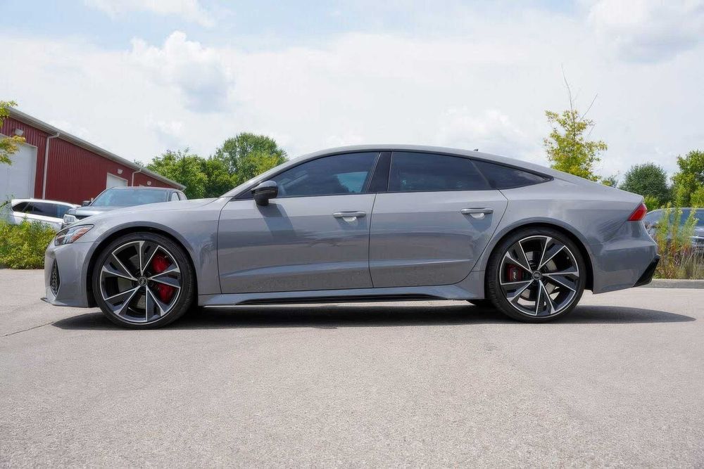 Audi RS7 quattro      2022