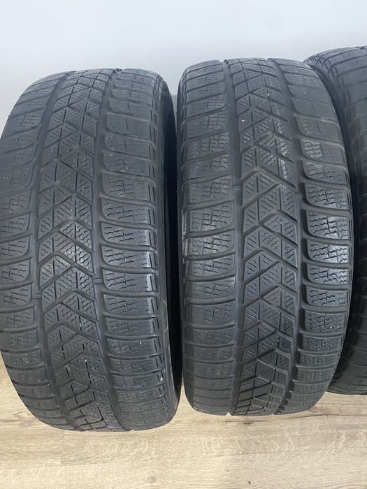 Opony zimowe 235/45/19 Pirelli