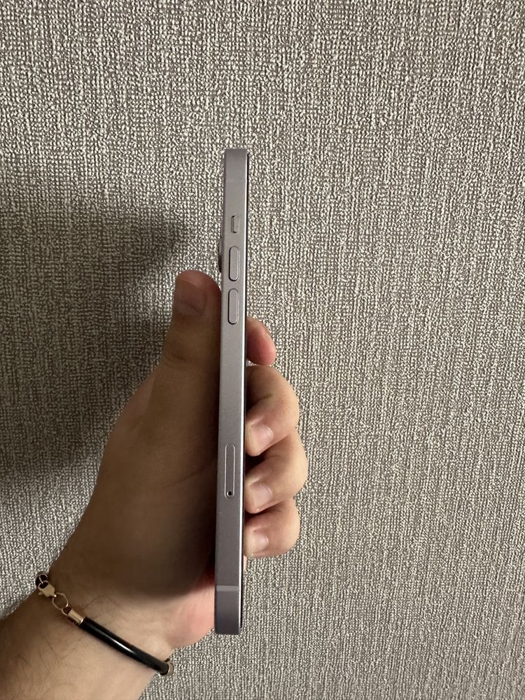 Продам 14 Plus 256 gb в идеальном состояний ! Аккамулятор 98 %