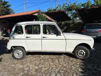Carro Renault 4L em bom estado