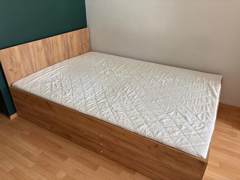 (zarezerwowane) Oddam łóżko 140 cm z pojemnikiem i materacem