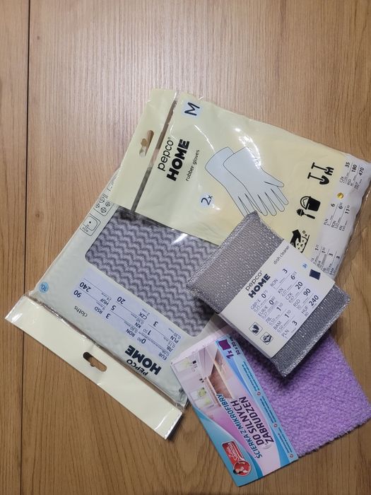 Nieużywane akcesoria do sprzątania