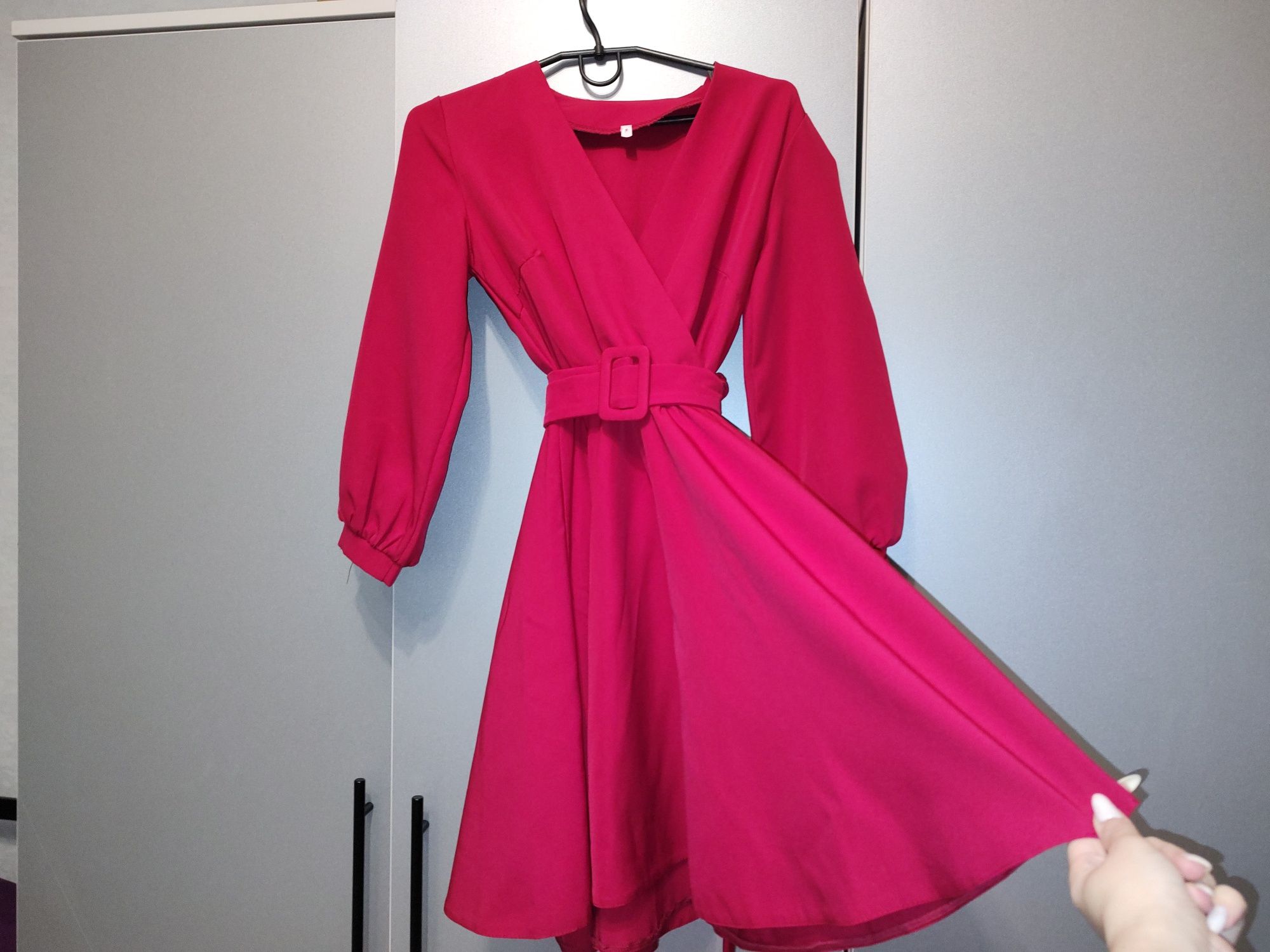 Сукня бордового кольору
