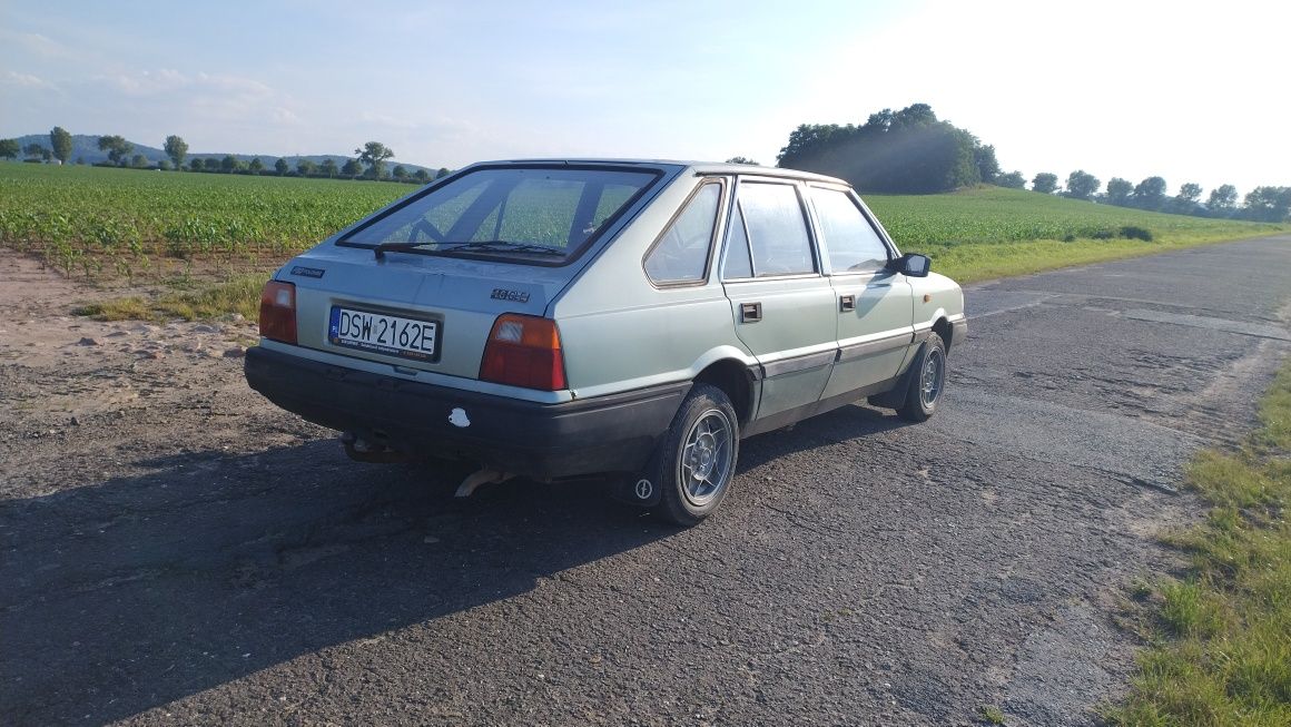 Polonez Caro 1.6