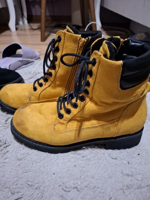 Deichmann buty obuwie trzewiki botki musztardowe zamszowe 39