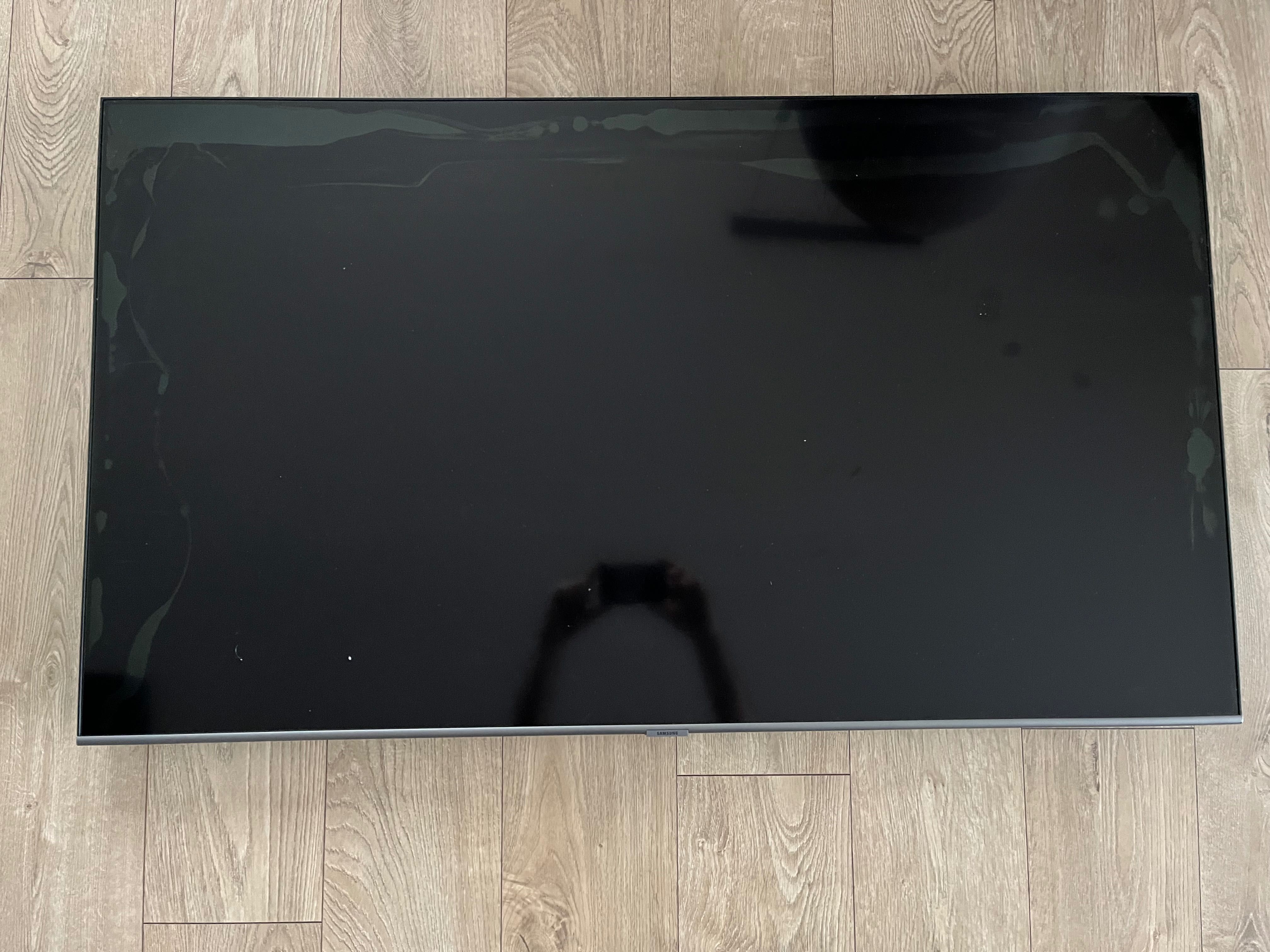 Uszkodzona matryca tv Samsung model QE55Q74TATXXM