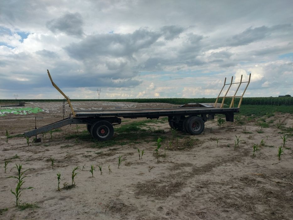 Naczepa z wózkiem, przyczepa do bel, laweta