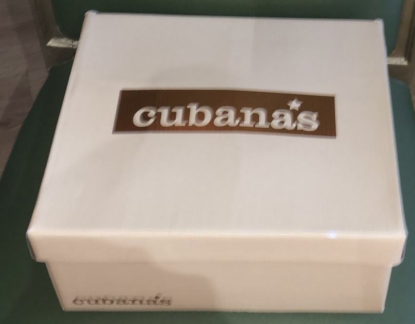 Sandálias cubanas novas 39 na caixa
