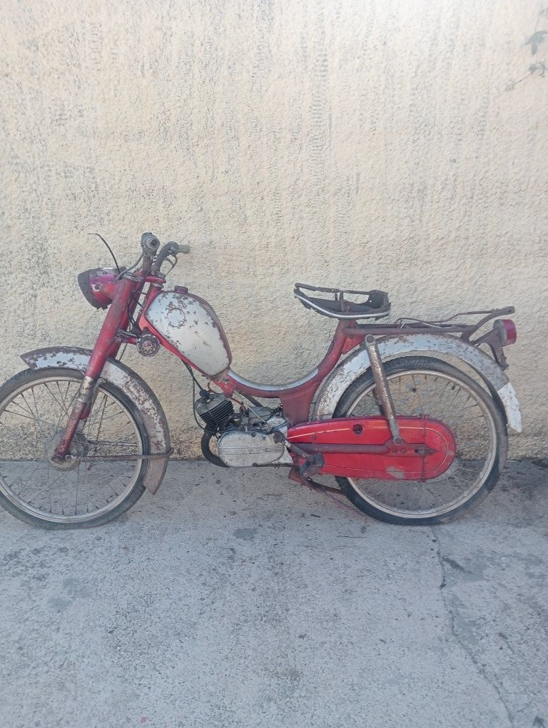 Motorizada Sachs.
