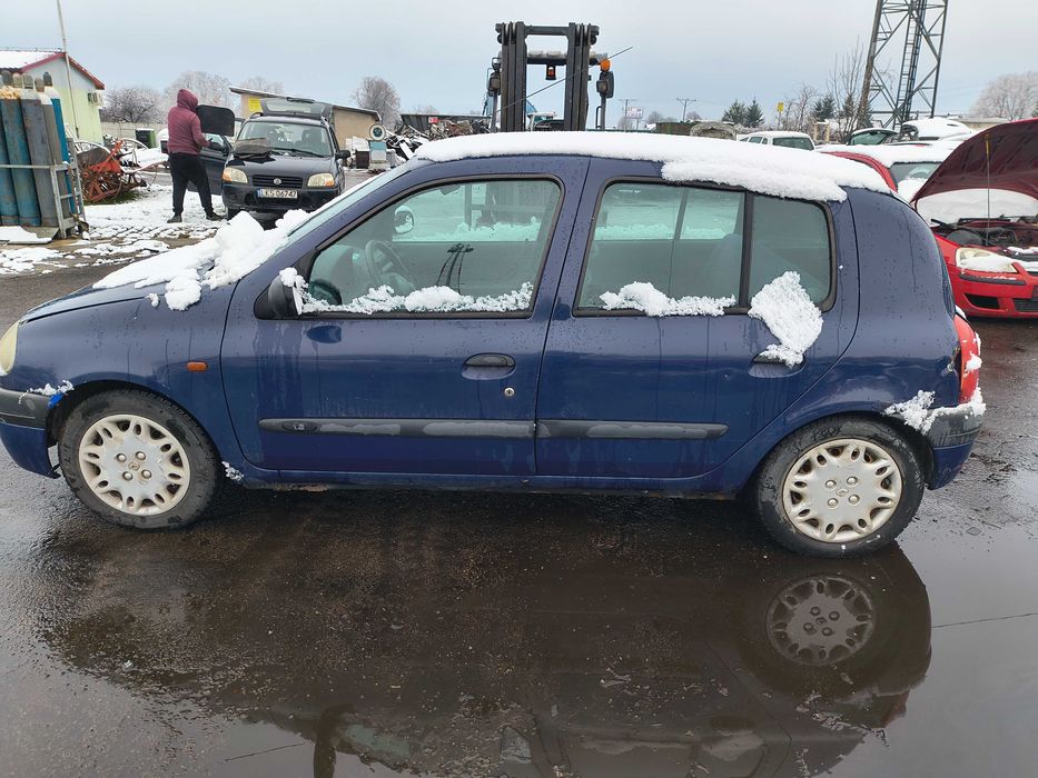 Renault Clio 2000r. 1,2, - na części.