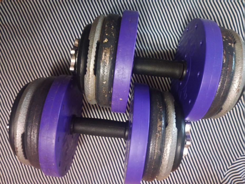 Гантели 30 кг, по 15 кг каждая, разборные, металлические, крутые