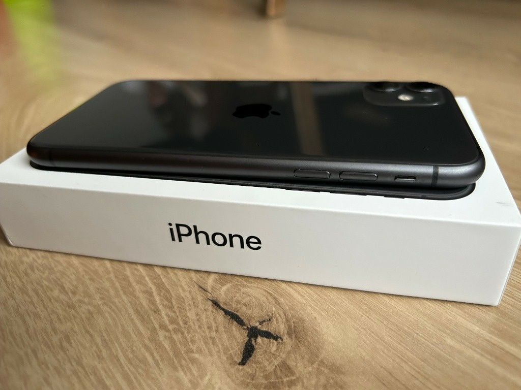 Apple iPhone 11 4/64 Czarny