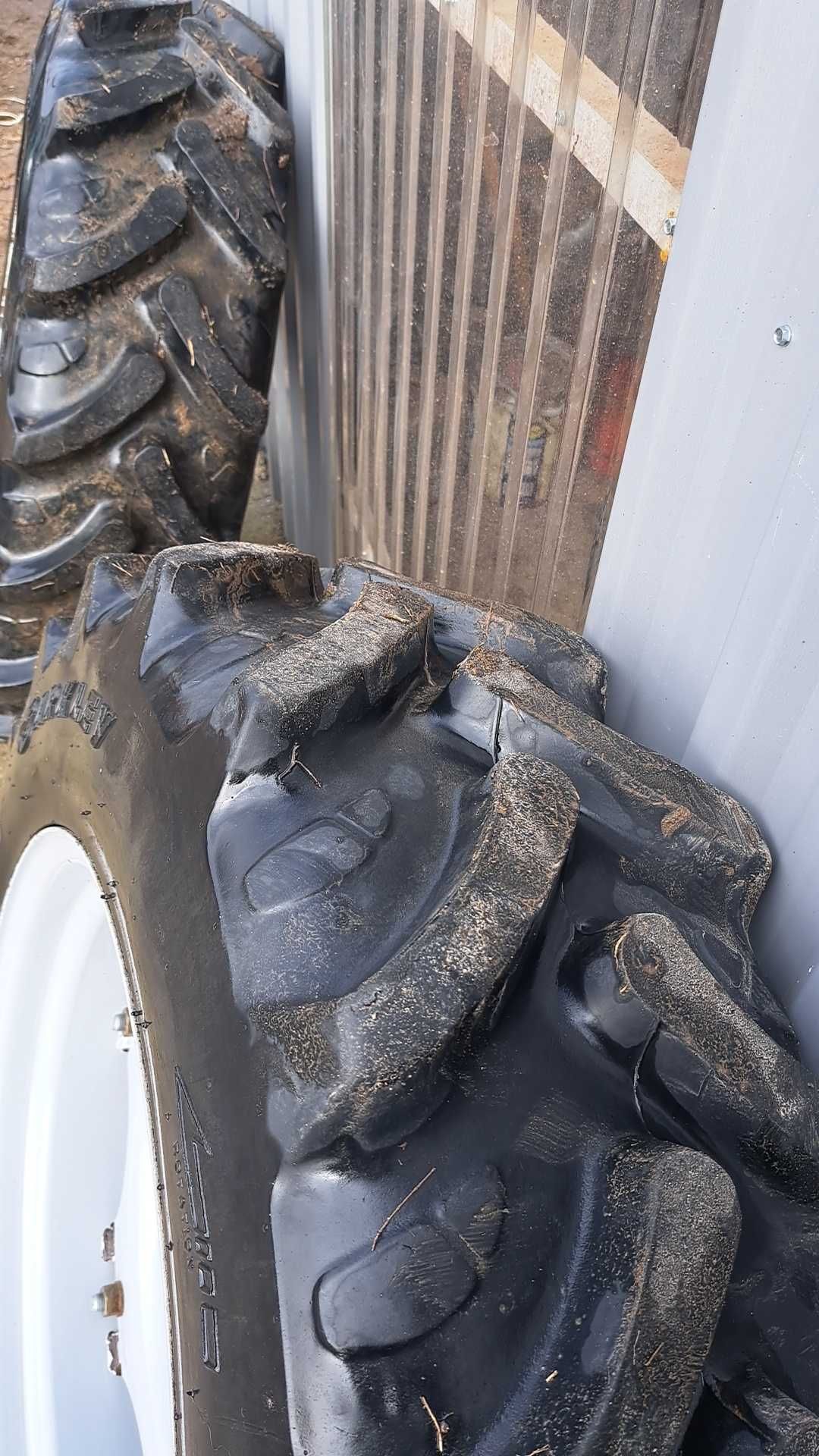 Koła 280/85R24 Barkley i 16.9 28 Mitas Zetor Proxima RADIAL