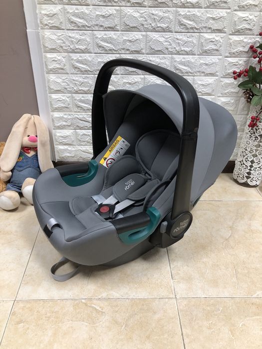 Автокрісло Britax Römer BABY-SAFE3 i-SIZE Група 0+ (0-13 кг) брітакс