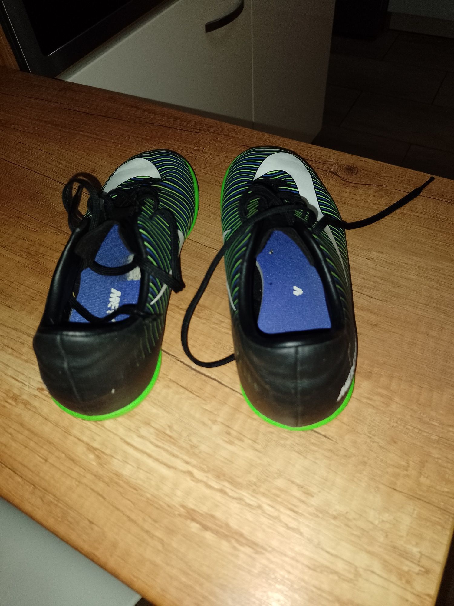 Halówki Nike roz-36,5