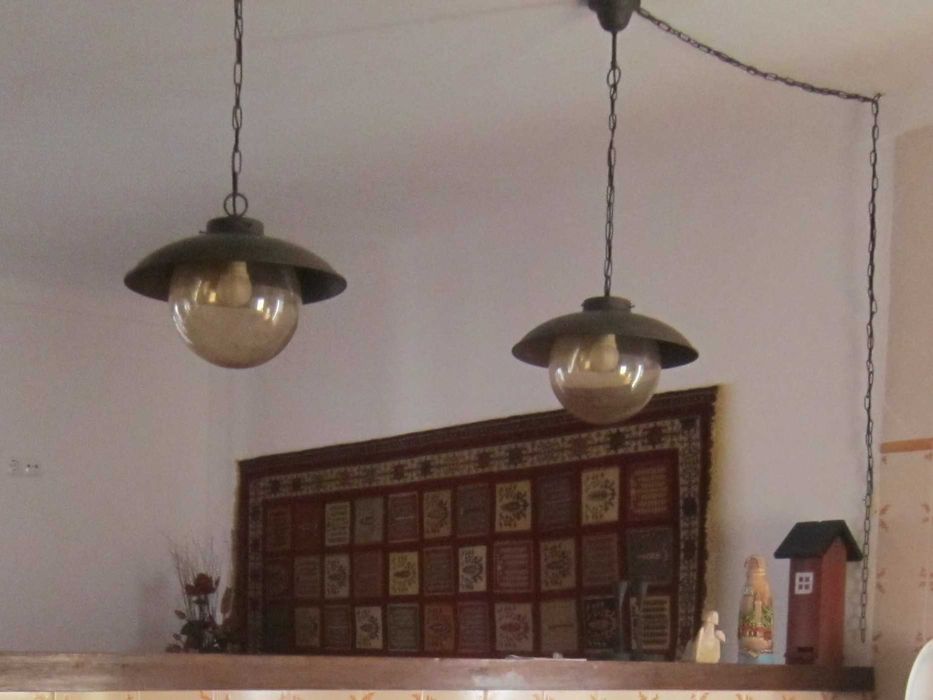 2 candeeiros vintage em metal e vidro suspensos com corrente