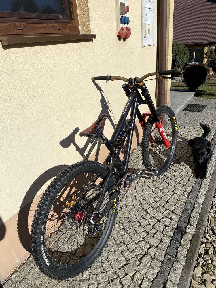 Banshee Darkside DH FR downhill