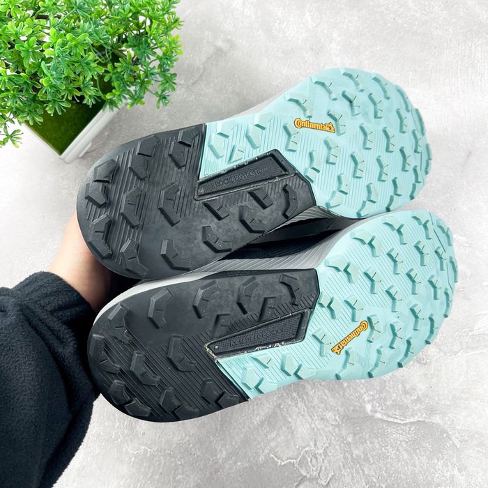 Кроссовки Adidas 40,5