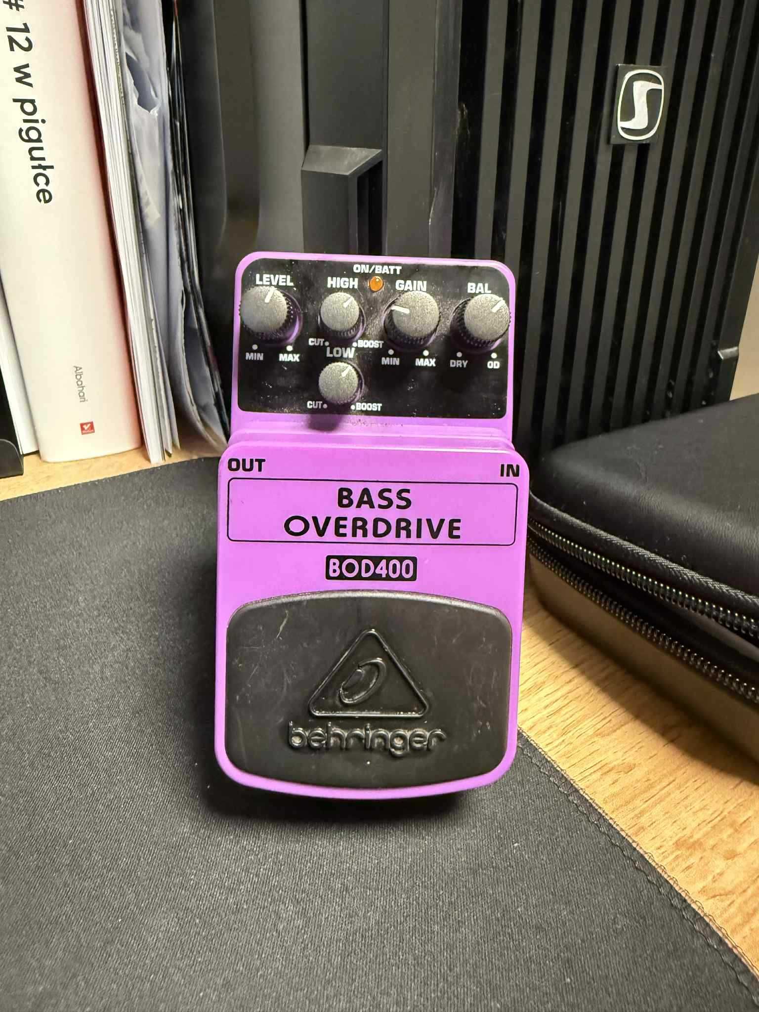 Przester basowy Bass Overdrive Behringer BOD400