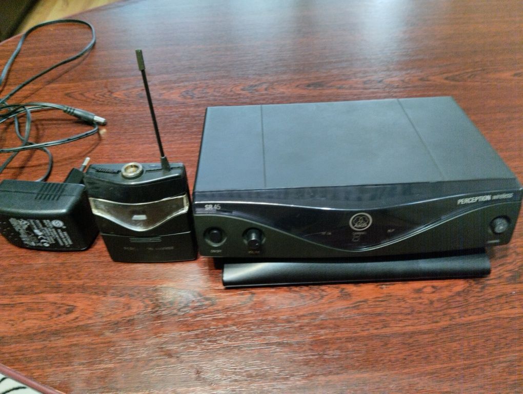 AKG SR45 + PT 45 База+ передатчик.