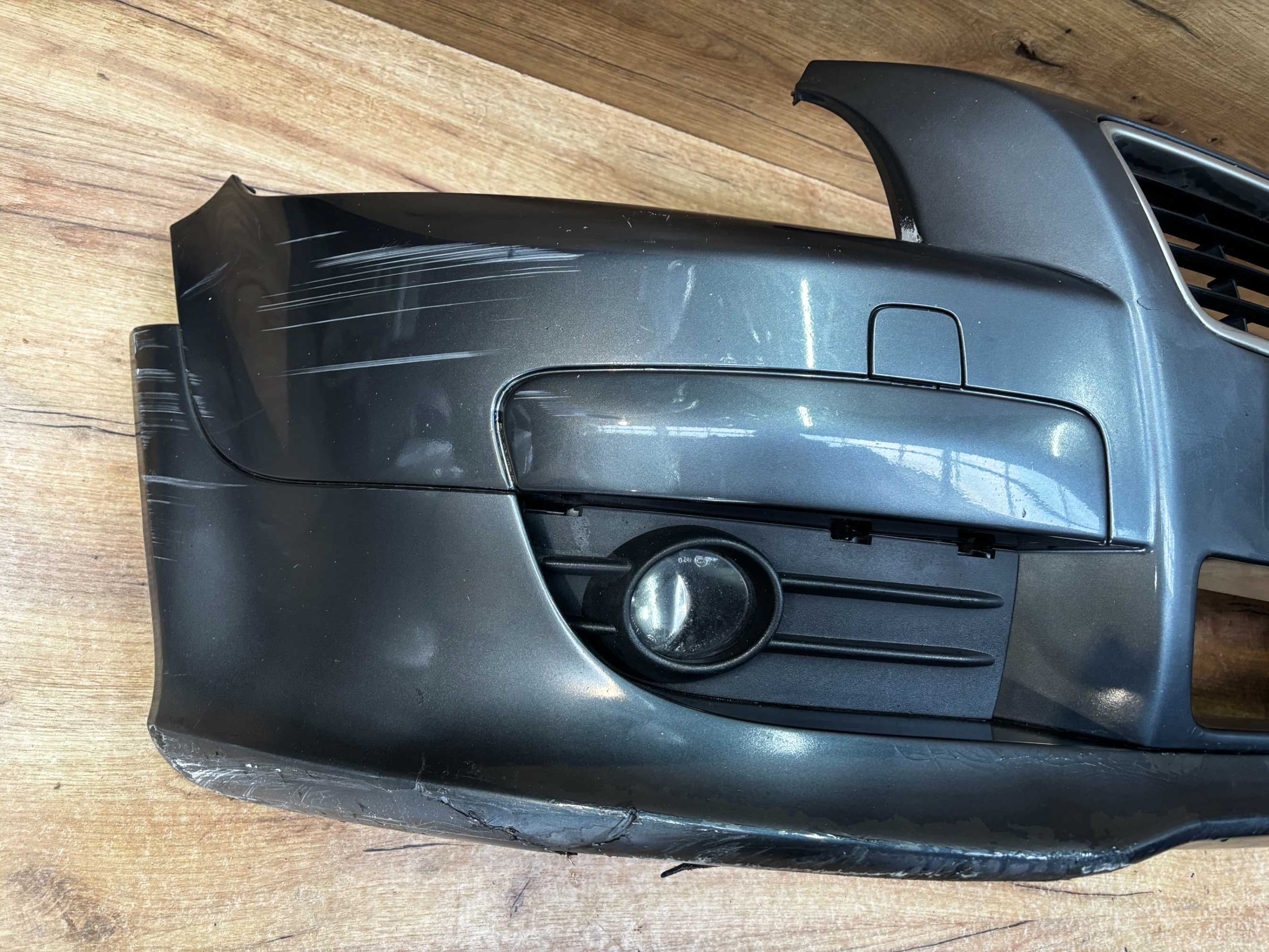 Zderzak przedni Volvo C30 R-Design