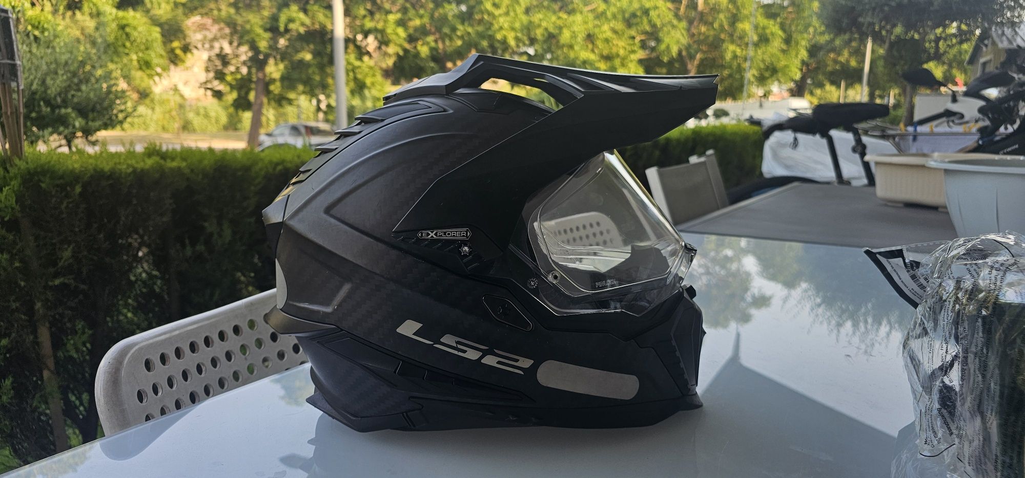 Ls2 explorer carbono capacete