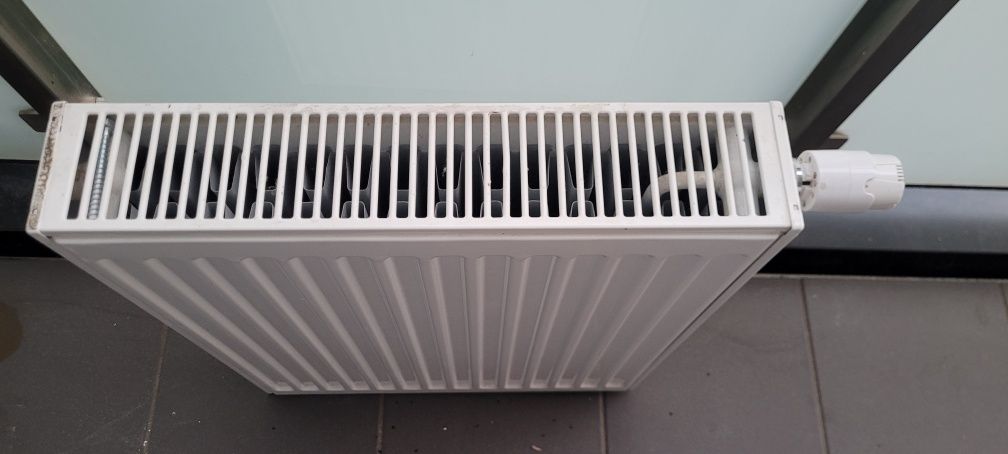 Grzejnik 50x60 z termostatem