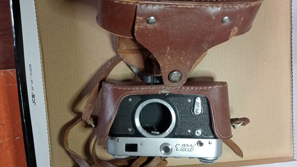 Фотоапарат Фед 3 і Зеніт ЕТ без об'єктивів