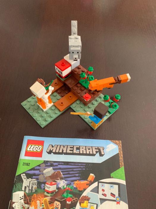 Lego 21162 zestaw Minecraft Przygoda w tajdze używany