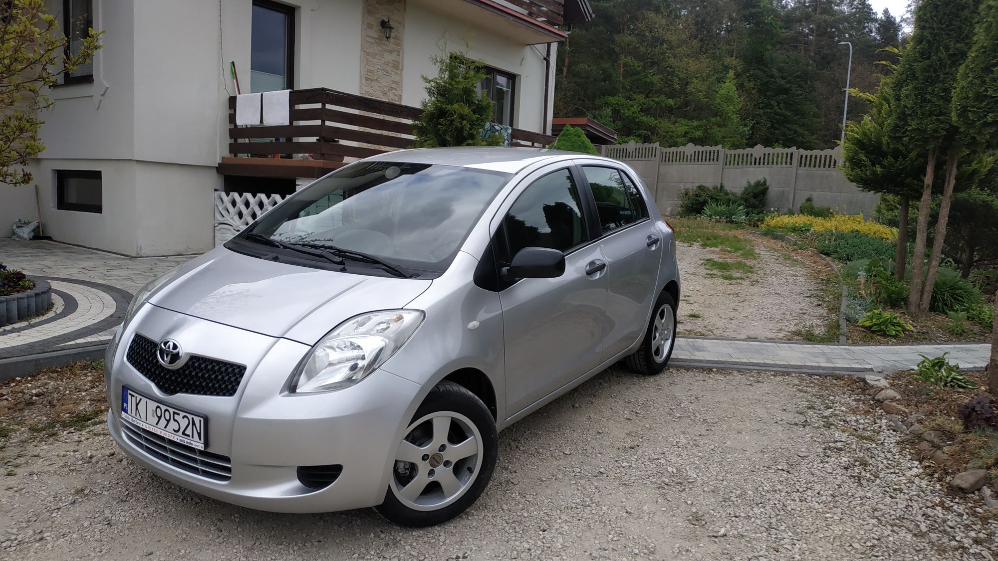 Yaris 2 klima sprowadzony