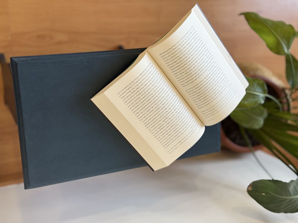 Porta-revistas ou mesa de apoio renovado madeira maciça