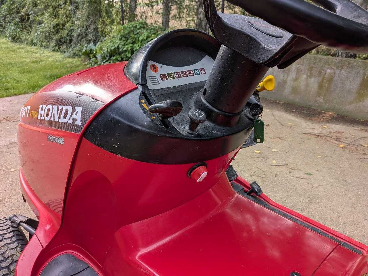 Kosiarka traktorek Honda 2417
