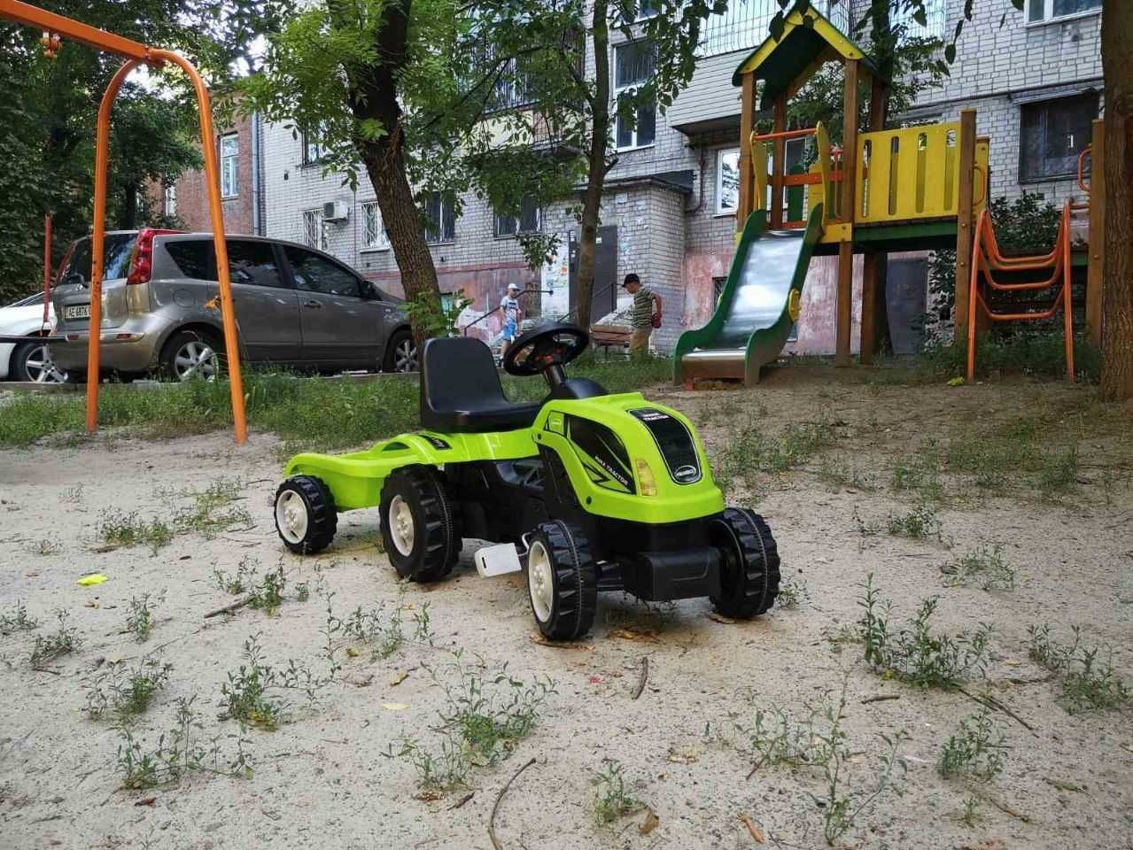 Трактор на педалях детский (веломобиль)