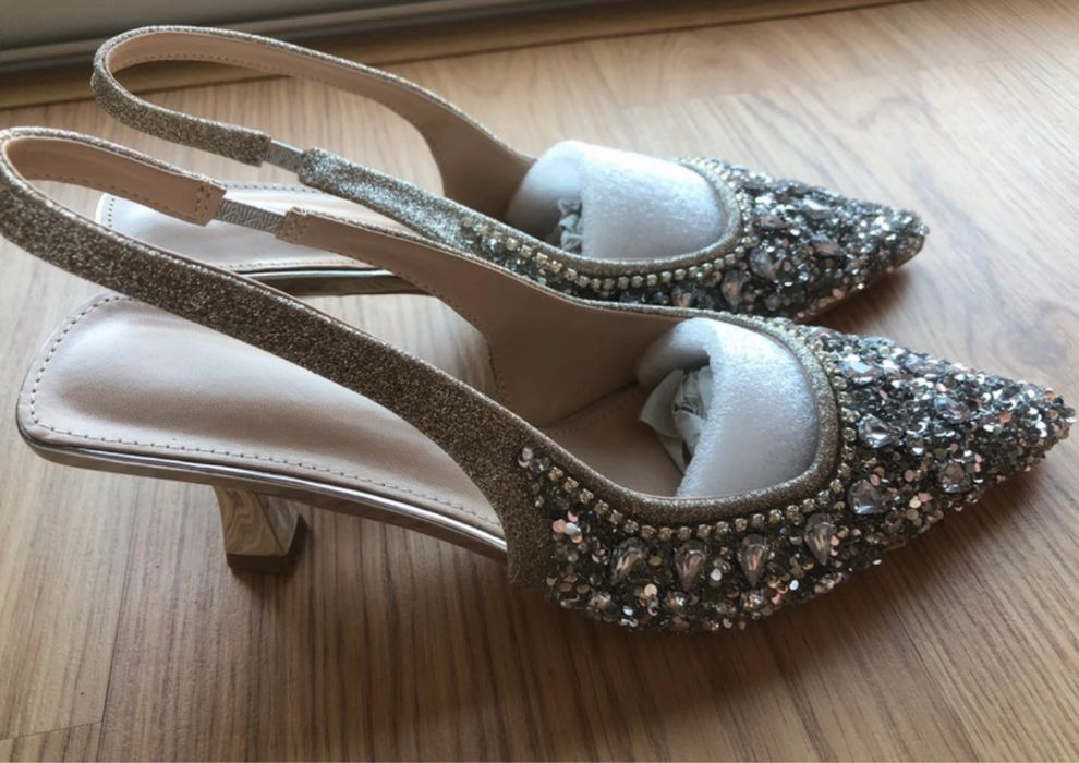 Sapatos com brilhantes