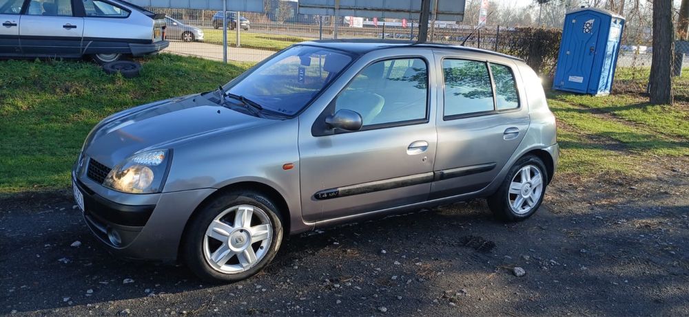 Renault clio automat niski przebieg