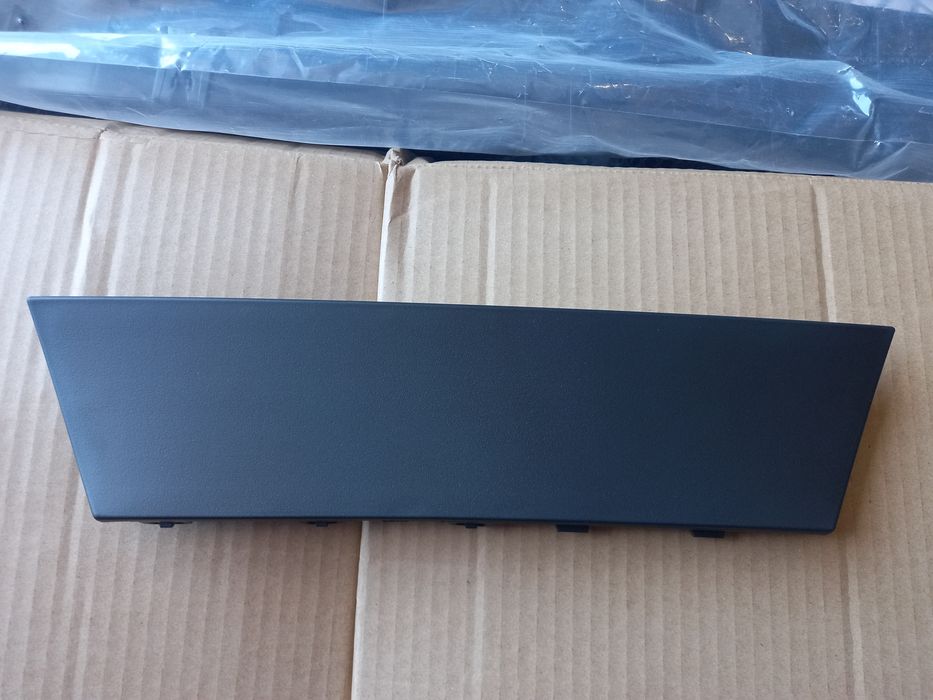 Накладка порога Tesla Model 3