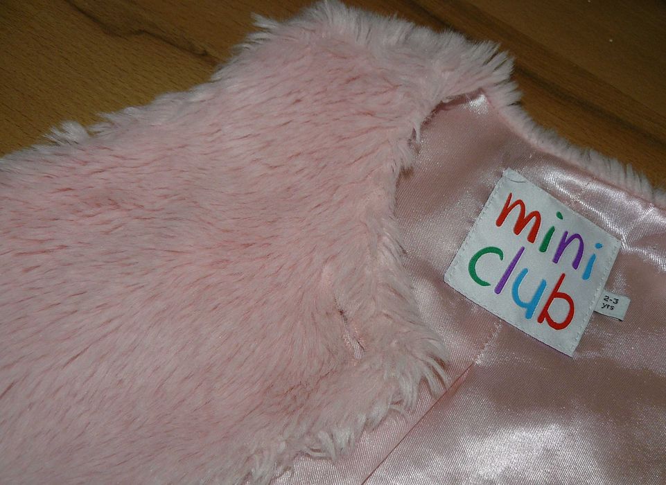 Dziewczęca narzutka/bezrekawnik różowy, puszysta kamizelka. Rozmiar 98