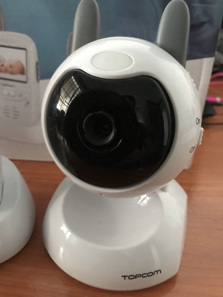 Camara vigilancia bebe topcom com avaria