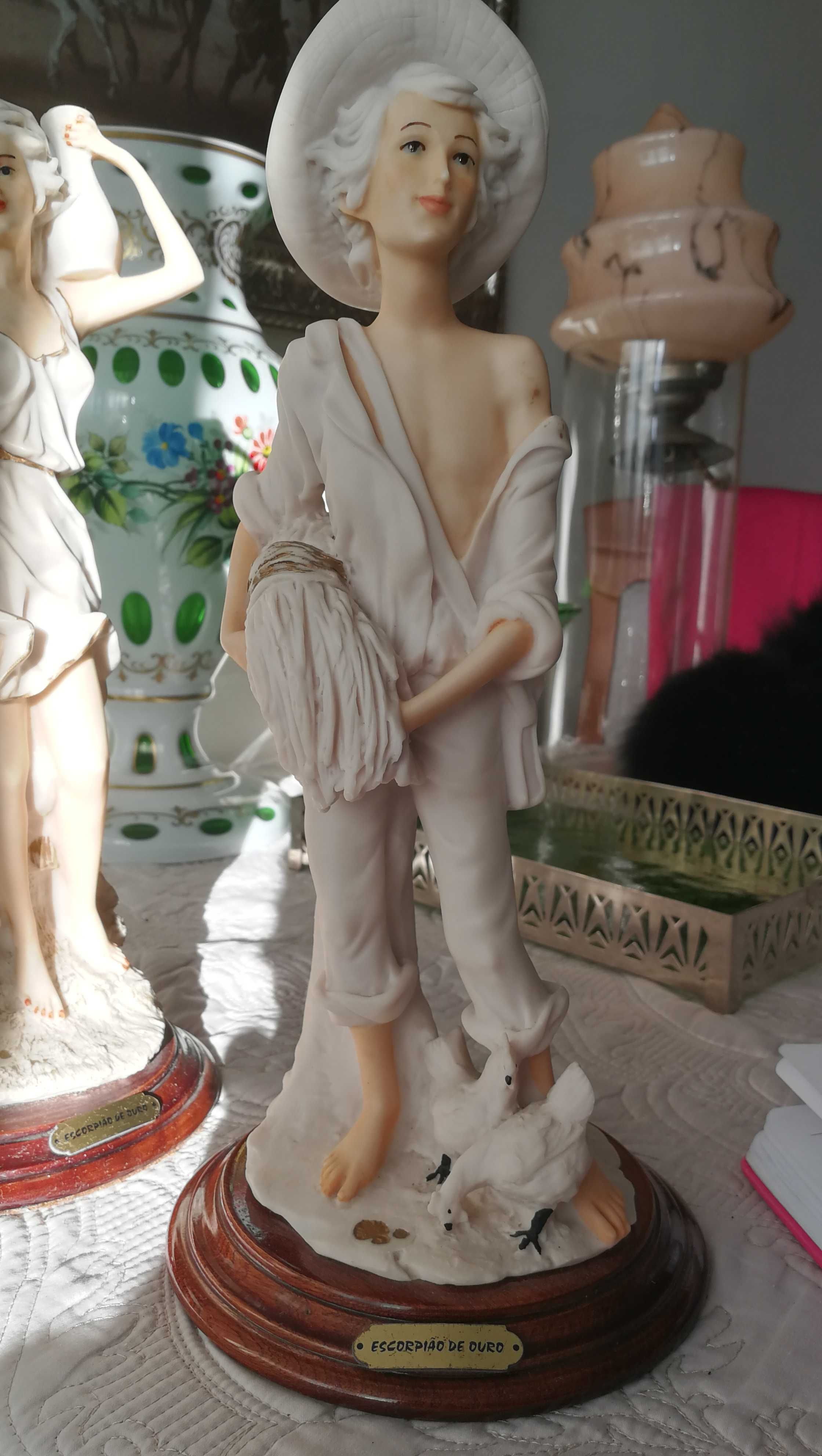 Alabaster. Para młodych ludzi. ( figury )