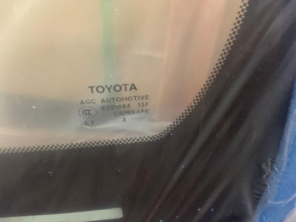 Скло лобове toyota bz4x , є інші запчастини