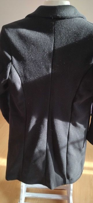 Casaco Preto de fazenda com botões dourados