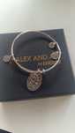 Pulseiras em prata como novas