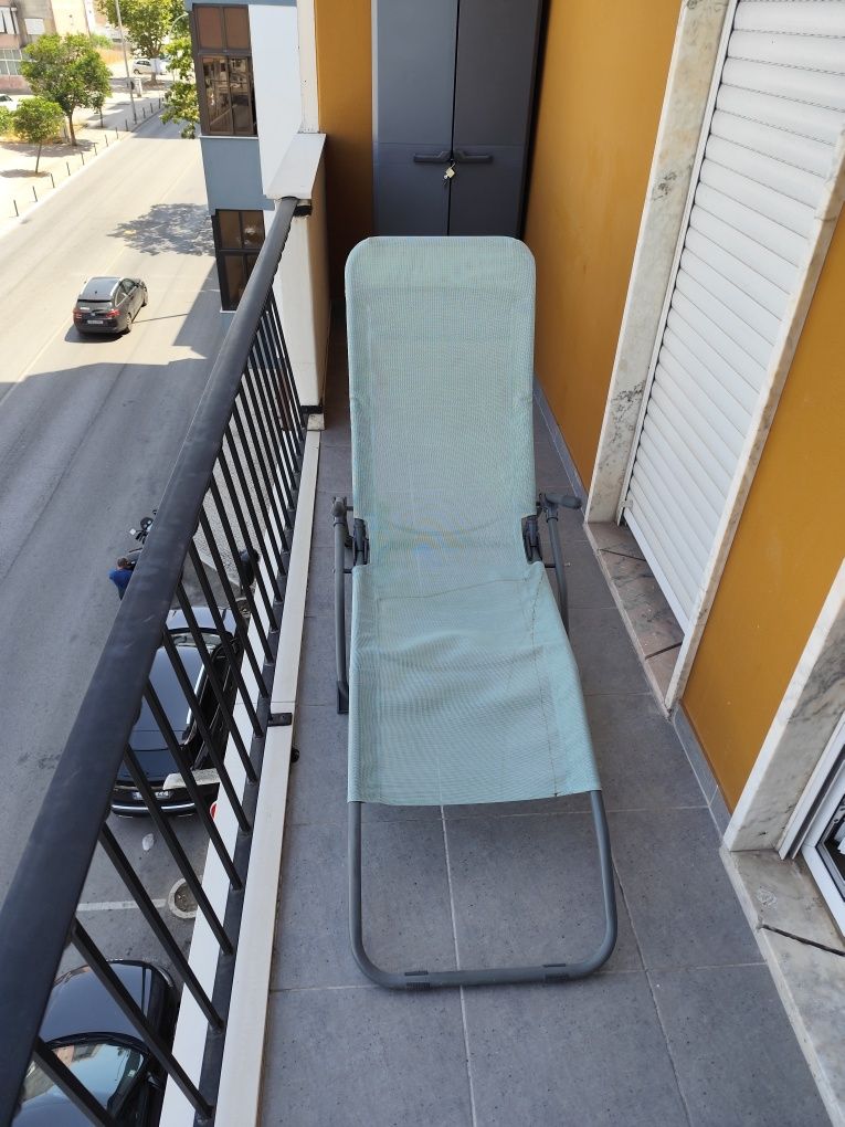 Chaise longue de jardim
