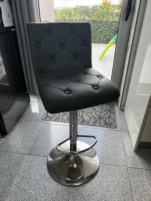 Vendo 2 bancos de balcão