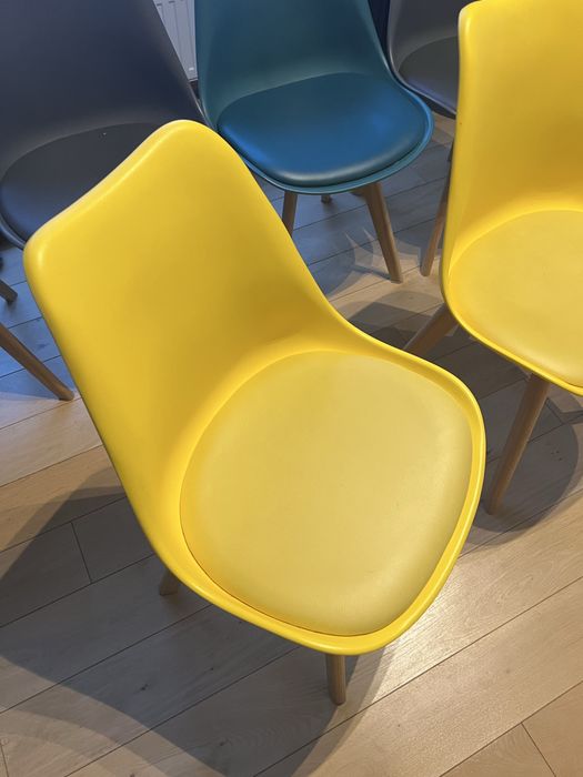 Krzesla do jadalni - komplet